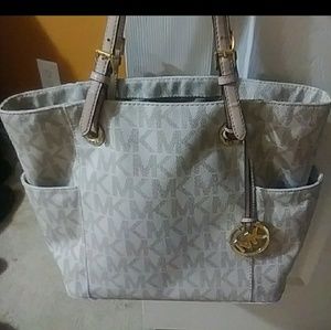 Michael kors handbag